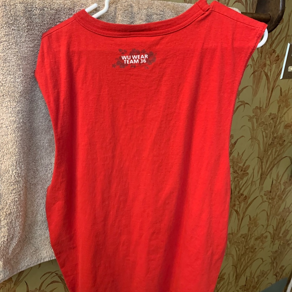 WuWEAR X-Large tank top